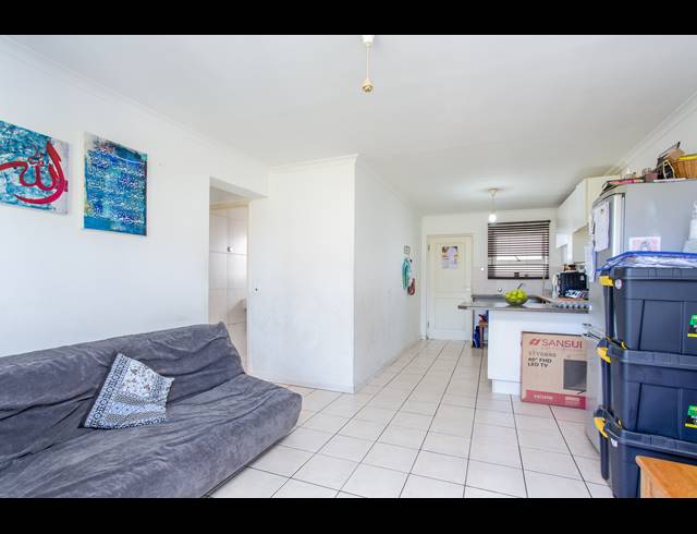 2 BEDROOM APARTMENT SOLD IN LANSDOWNE